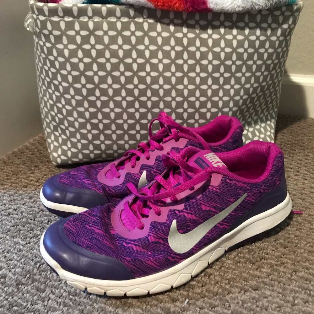 Girls youth Nike’s
